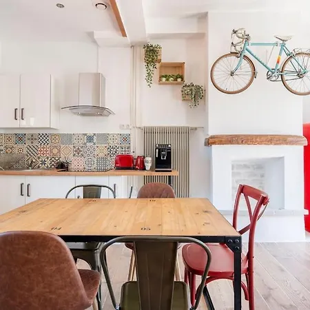 3 En Hyper Centre De *