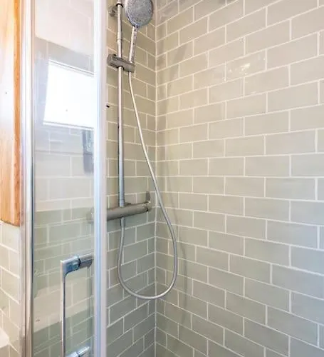 3 En Hyper Centre De *